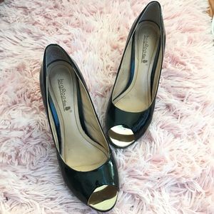 Black varnished high heels